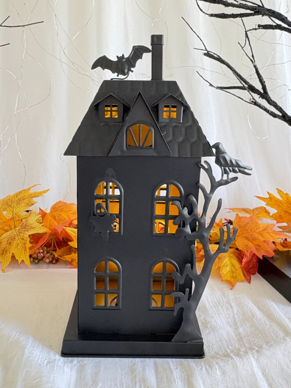 Halloween Black Metal LED Light-Up Haunted House Village Flying Bats Ghost New